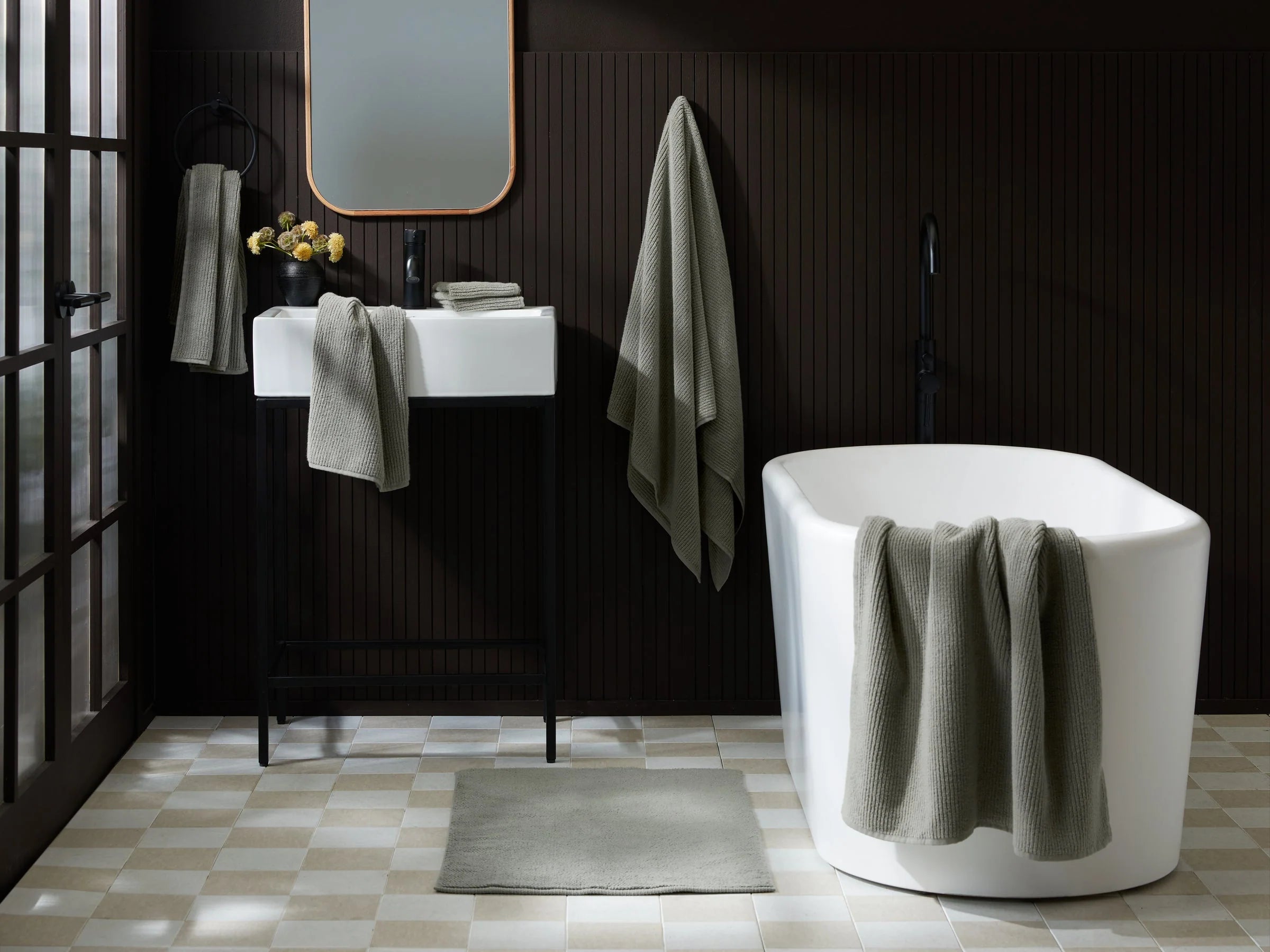 Serene® Signature Soft Rib Tub Mat 2
