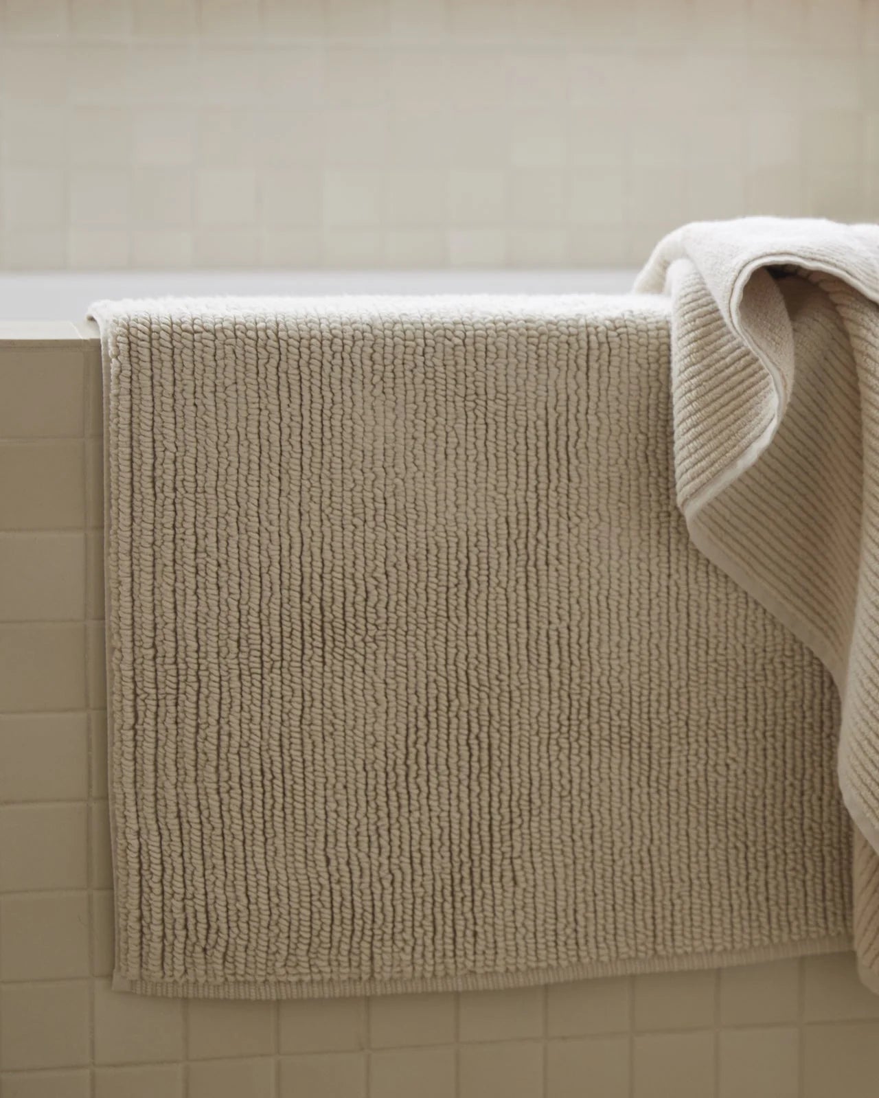 Serene® Signature Soft Rib Tub Mat 5