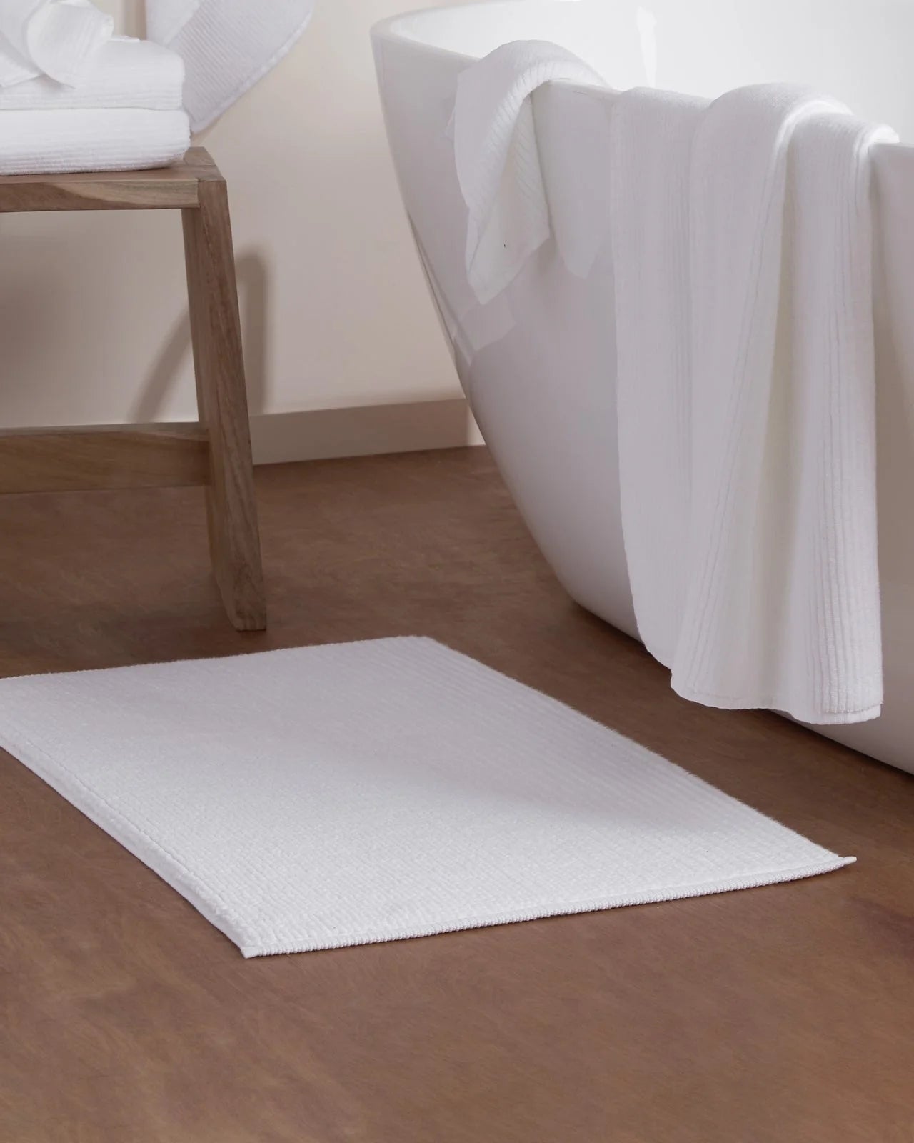 Serene® Signature Soft Rib Tub Mat 4